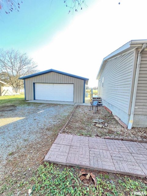 Tiny photo for 37 JANET Street, Murphysboro, IL 62966 (MLS # EB460611)