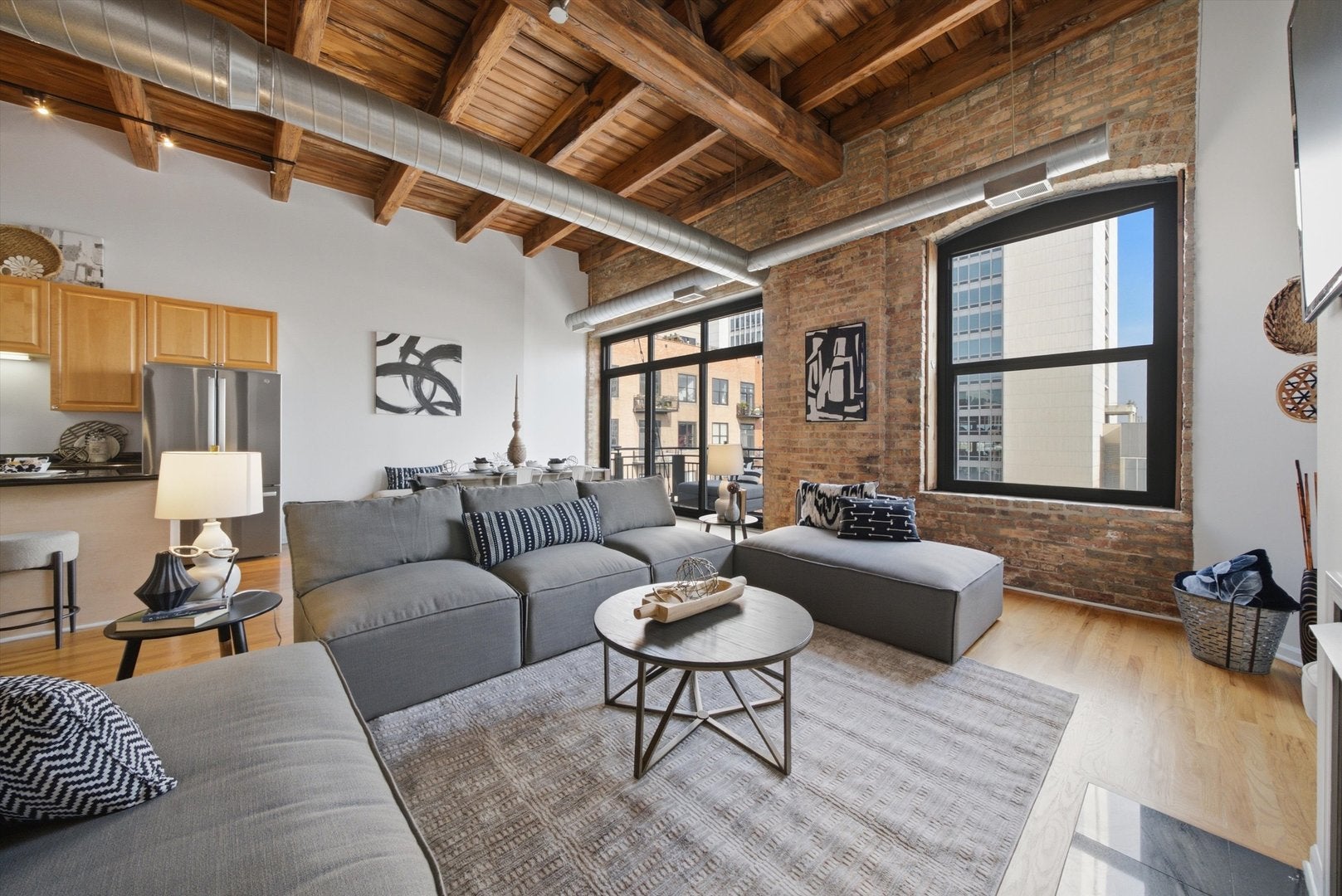520 W Huron Street 609