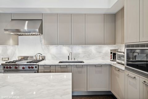 Tiny photo for 159 E WALTON Place #6B, Chicago, IL 60611 (MLS # 12499857)