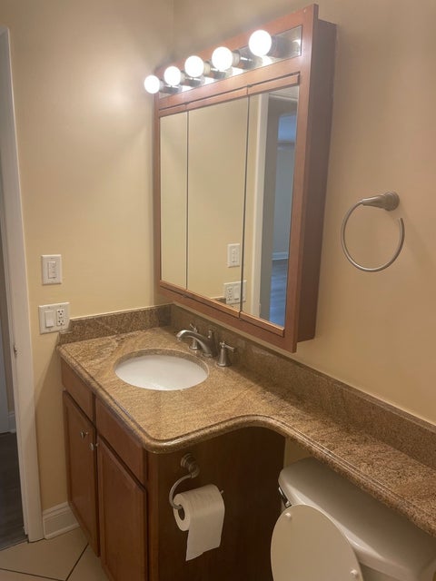 Tiny photo for 650 Perrie Drive #304, Elk Grove Village, IL 60007 (MLS # 12752138)