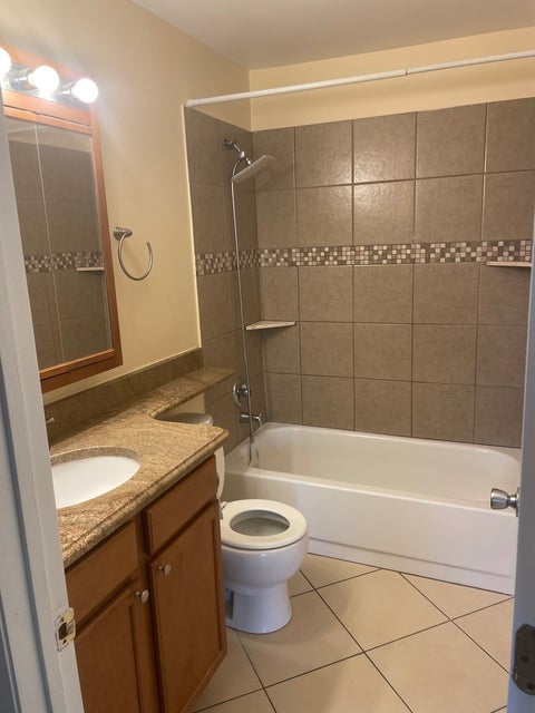 Tiny photo for 650 Perrie Drive #304, Elk Grove Village, IL 60007 (MLS # 12752138)