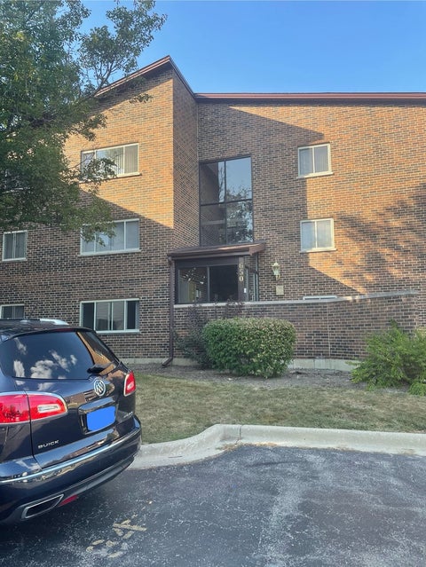 Photo of 650 Perrie Drive #304, Elk Grove Village, IL 60007 (MLS # 12752138)