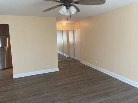 Tiny photo for 650 Perrie Drive #304, Elk Grove Village, IL 60007 (MLS # 12752138)
