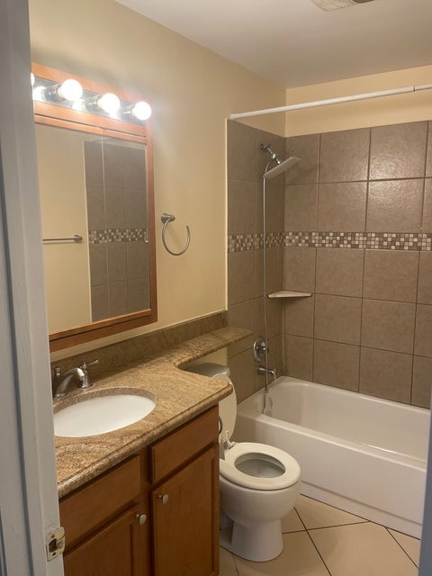 Tiny photo for 650 Perrie Drive #304, Elk Grove Village, IL 60007 (MLS # 12752138)