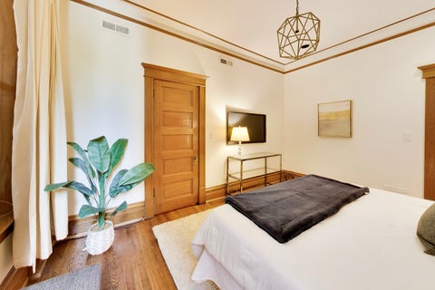 Tiny photo for 4004 N CLARENDON Avenue #2, Chicago, IL 60613 (MLS # 12759338)