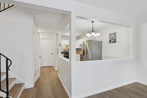 Tiny photo for 625 Breakers Point, Schaumburg, IL 60194 (MLS # 12527327)