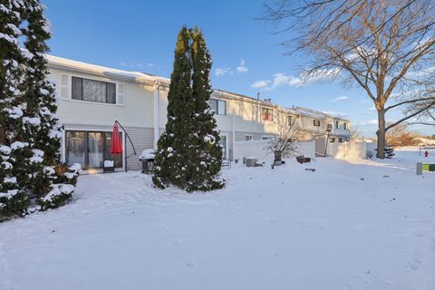 Tiny photo for 625 Breakers Point, Schaumburg, IL 60194 (MLS # 12527327)