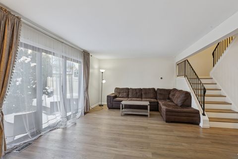 Tiny photo for 625 Breakers Point, Schaumburg, IL 60194 (MLS # 12527327)