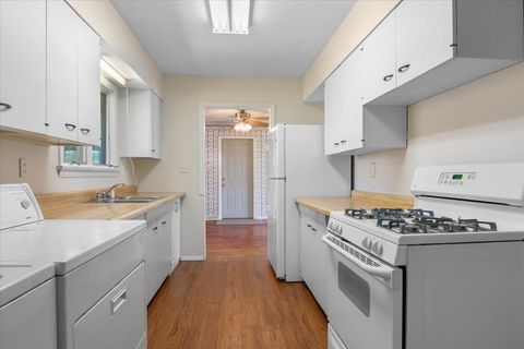 Tiny photo for 204 Woodrig Road, Bloomington, IL 61704 (MLS # 12621017)