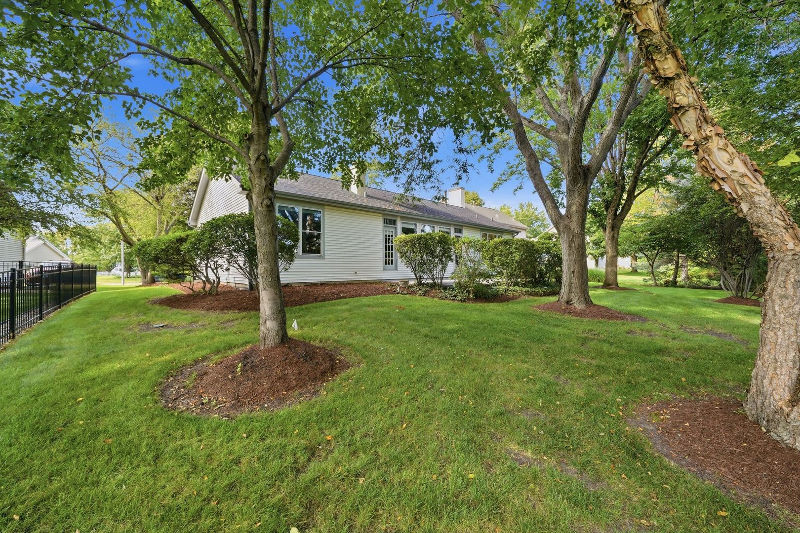 1944 School House Lane