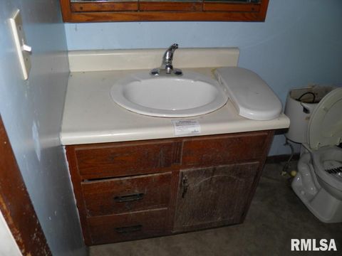 Tiny photo for 1903 Hershey Ave Avenue, Muscatine, IA 52761 (MLS # QC4265831)