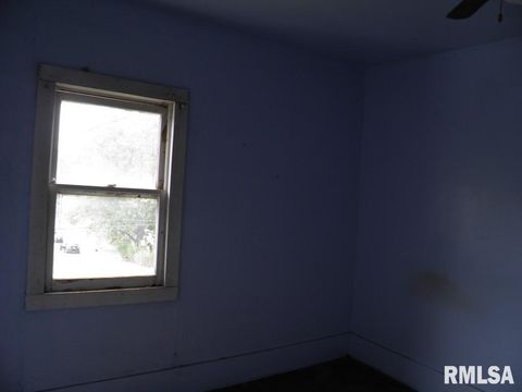 Tiny photo for 1903 HERSHEY Avenue, Muscatine, IA 52761 (MLS # QC4265831)