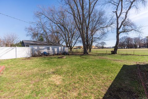 Tiny photo for 742 Cedardale Place, Aurora, IL 60506 (MLS # 12598574)