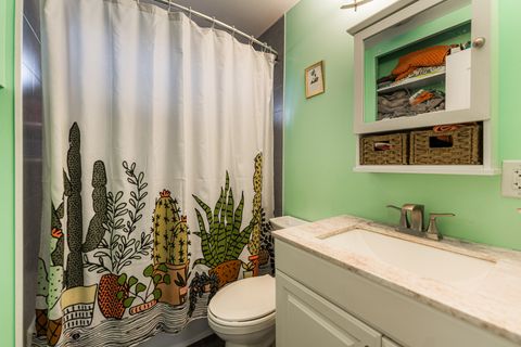 Tiny photo for 742 Cedardale Place, Aurora, IL 60506 (MLS # 12598574)