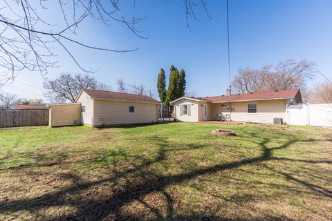 Tiny photo for 742 Cedardale Place, Aurora, IL 60506 (MLS # 12598574)