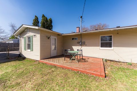 Tiny photo for 742 Cedardale Place, Aurora, IL 60506 (MLS # 12598574)