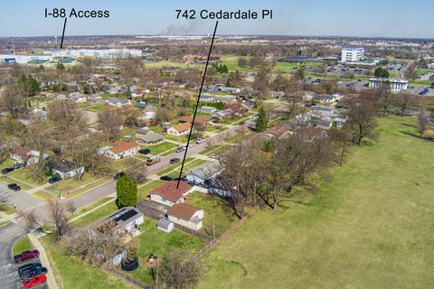 Tiny photo for 742 Cedardale Place, Aurora, IL 60506 (MLS # 12598574)