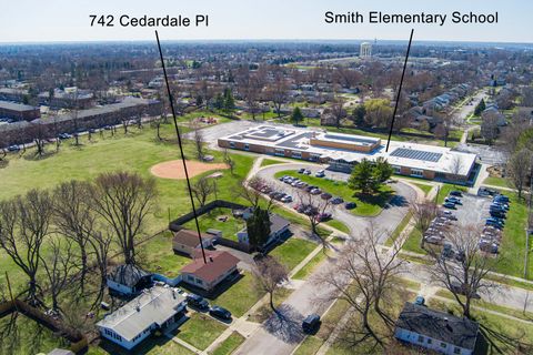 Tiny photo for 742 Cedardale Place, Aurora, IL 60506 (MLS # 12598574)