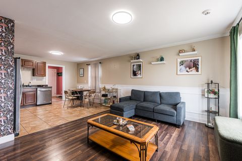 Tiny photo for 742 Cedardale Place, Aurora, IL 60506 (MLS # 12598574)