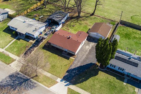 Tiny photo for 742 Cedardale Place, Aurora, IL 60506 (MLS # 12598574)