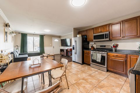 Tiny photo for 742 Cedardale Place, Aurora, IL 60506 (MLS # 12598574)