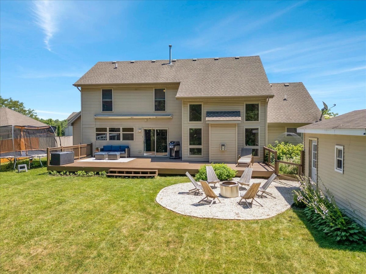 230 English Lane