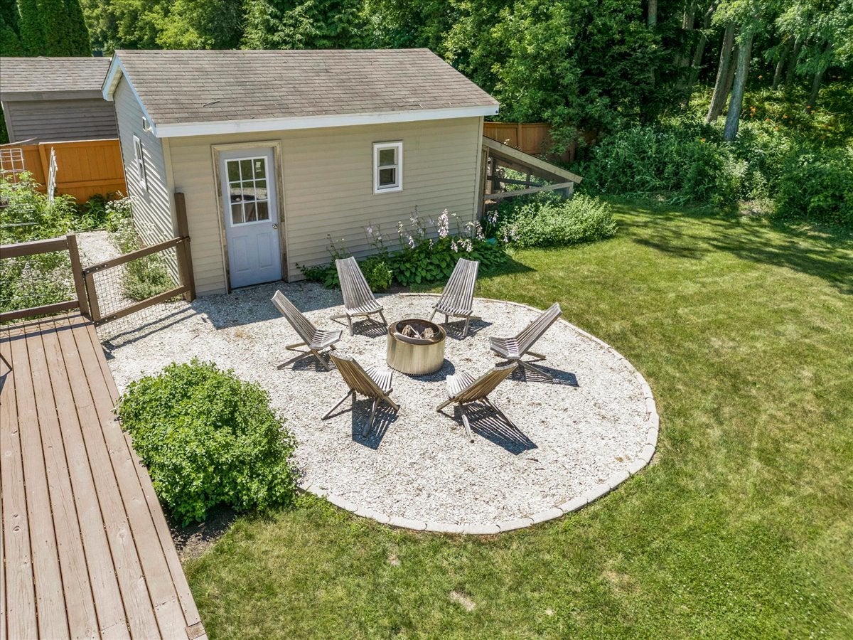 230 English Lane