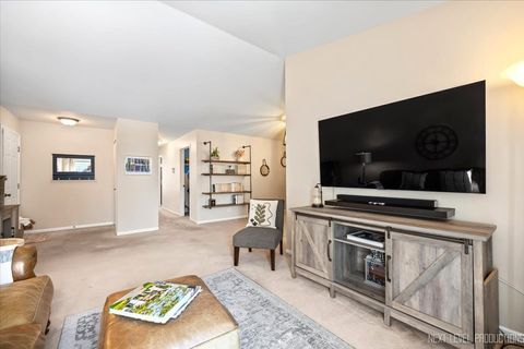 Tiny photo for 96 MIDHURST Court #201D, Naperville, IL 60565 (MLS # 12557724)