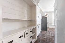 843 N Francisco Avenue