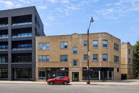 2482 N Lincoln Avenue 2 Chicago IL 60614