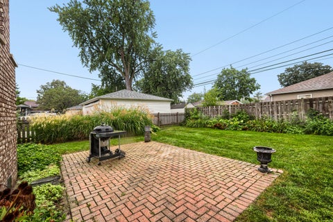Tiny photo for 1301 S 2nd Avenue, Des Plaines, IL 60018 (MLS # 12763161)