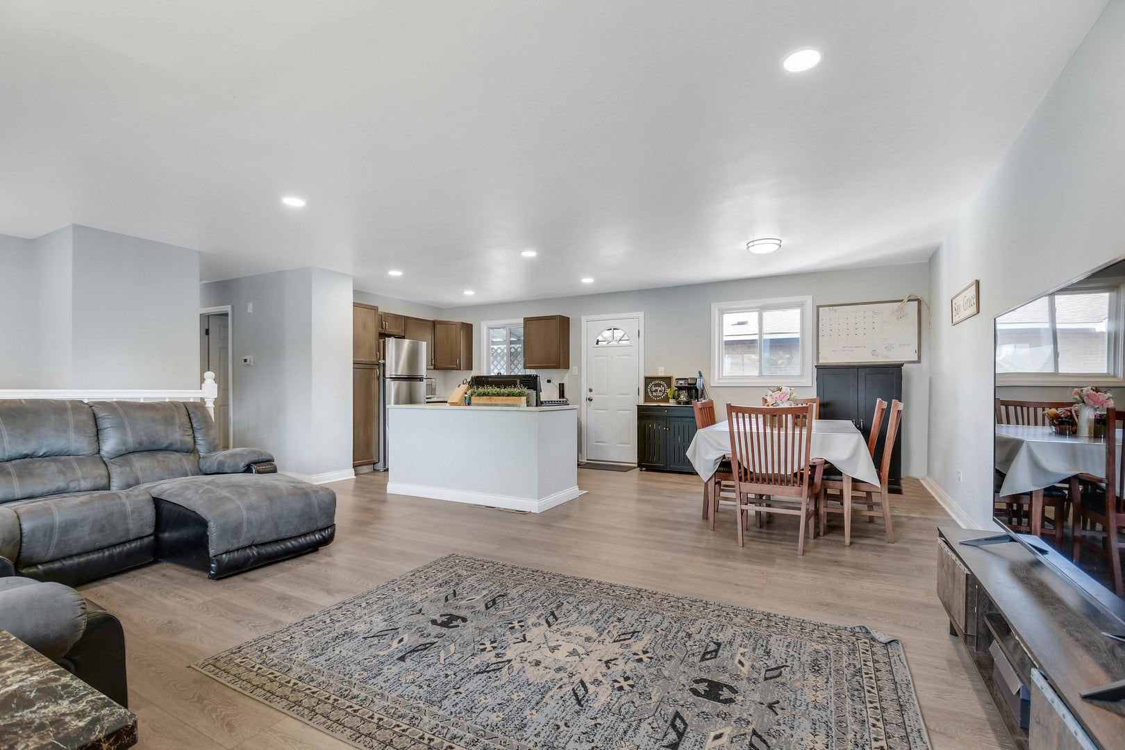 9401 S 80th Court