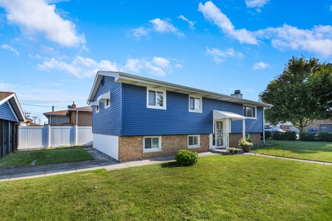 Tiny photo for 9401 S 80th Court, Hickory Hills, IL 60457 (MLS # 12776764)