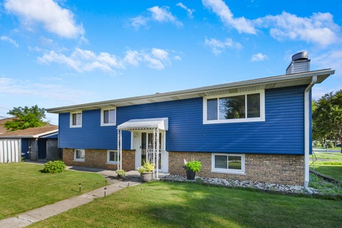 Photo of 9401 S 80th Court, Hickory Hills, IL 60457 (MLS # 12776764)