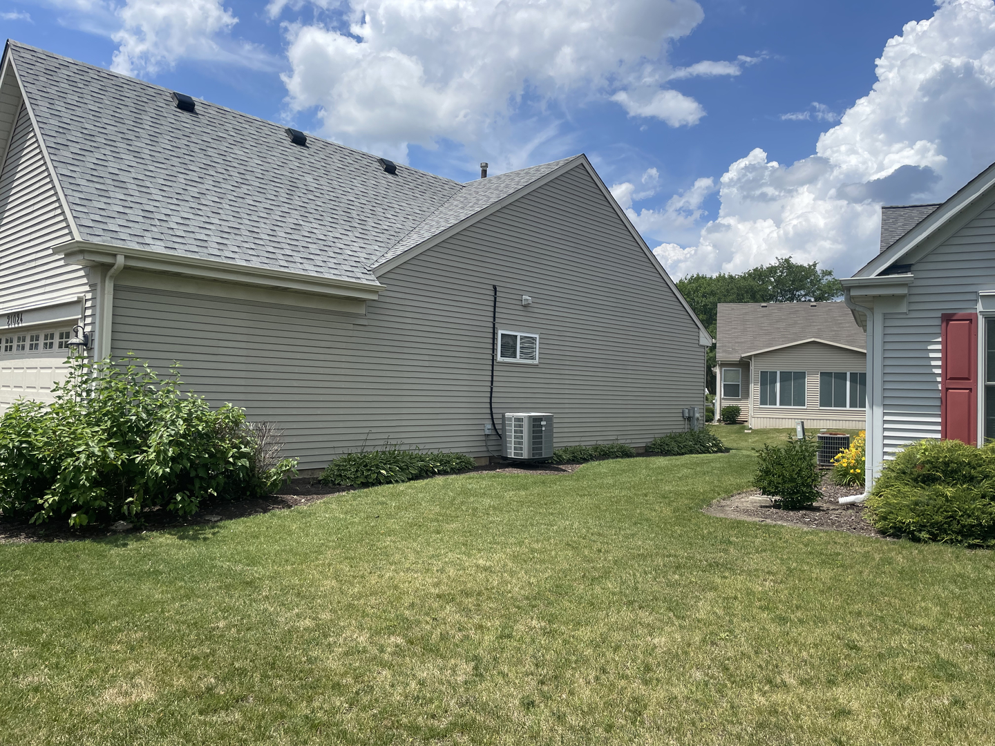 21024 W Walnut Lane