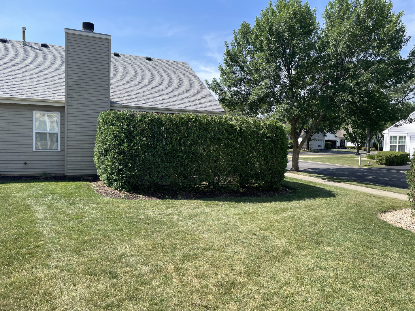 21024 W Walnut Lane
