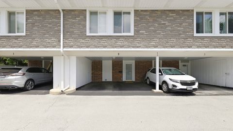 Photo of 2 Cour Masson, Palos Hills, IL 60465 (MLS # 12694797)