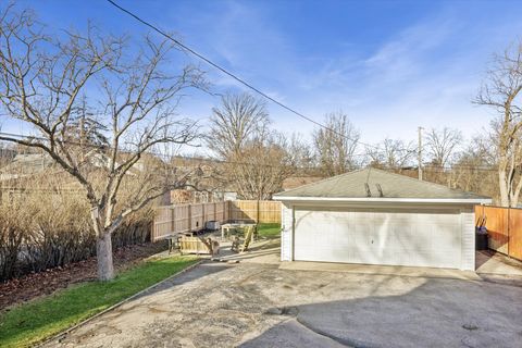 Tiny photo for 275 W North Avenue, Elmhurst, IL 60126 (MLS # 12591350)