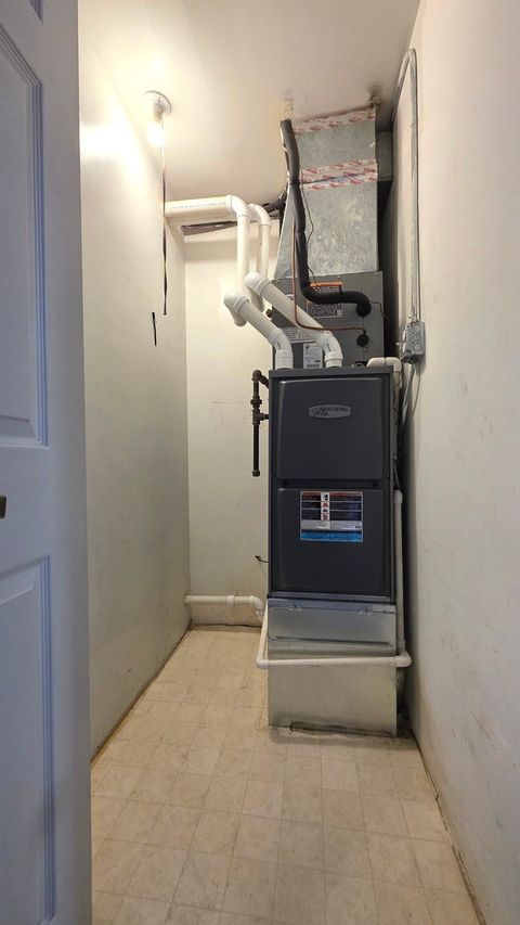 Tiny photo for 1992 Tall Oaks Drive #2B, Aurora, IL 60505 (MLS # 12611189)