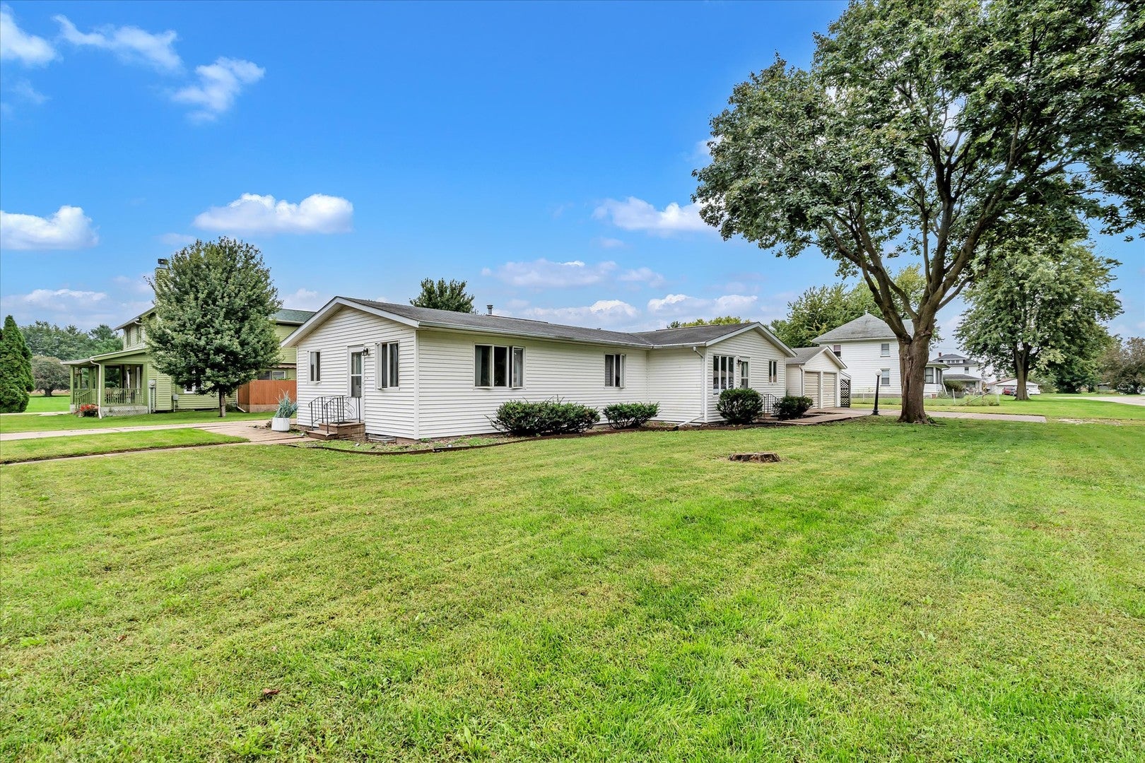 235 SE 3rd Street