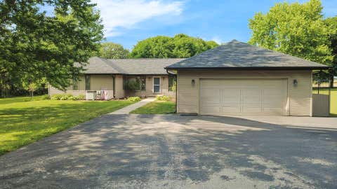 Photo of 11N025 Burlington Road, Hampshire, IL 60140 (MLS # 12690274)