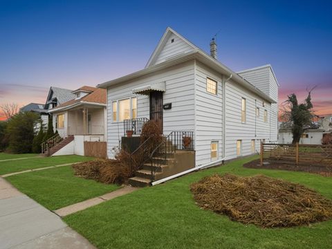 Tiny photo for 6227 W Addison Street, Chicago, IL 60634 (MLS # 12587398)