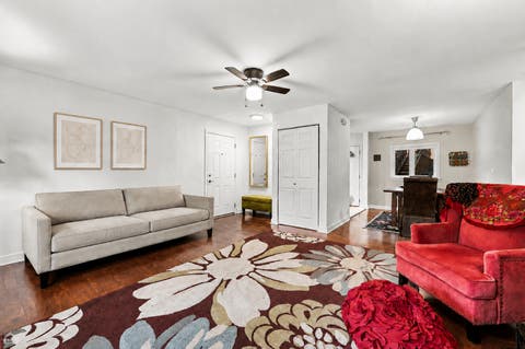 Tiny photo for 630 Hull Terrace #1W, Evanston, IL 60202 (MLS # 12737641)