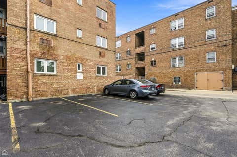 Tiny photo for 630 Hull Terrace #1W, Evanston, IL 60202 (MLS # 12737641)