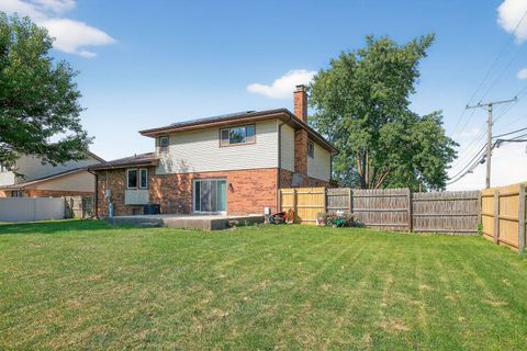 Tiny photo for 7501 Cambridge Road, Darien, IL 60561 (MLS # 12491062)