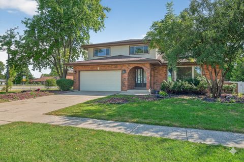 Photo of 7501 Cambridge Road, Darien, IL 60561 (MLS # 12491062)