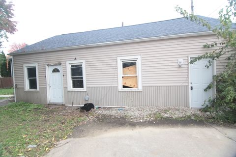 Photo of 134 15th Avenue, East Moline, IL 61244 (MLS # 12551605)