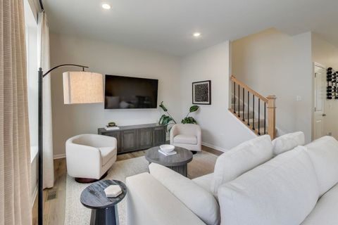 Tiny photo for 1406 Neubauer Circle #1904, Lindenhurst, IL 60046 (MLS # 12620165)