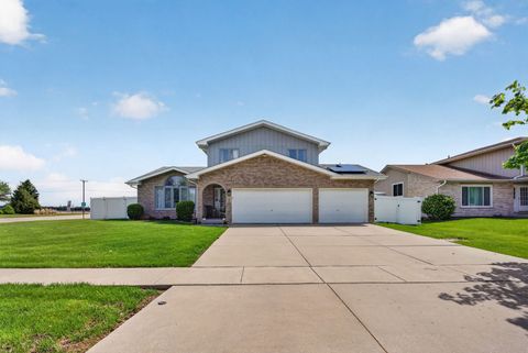 Tiny photo for 702 Longwood Court, Minooka, IL 60447 (MLS # 12629633)