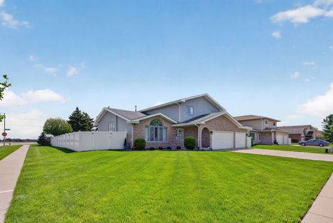 Tiny photo for 702 Longwood Court, Minooka, IL 60447 (MLS # 12629633)